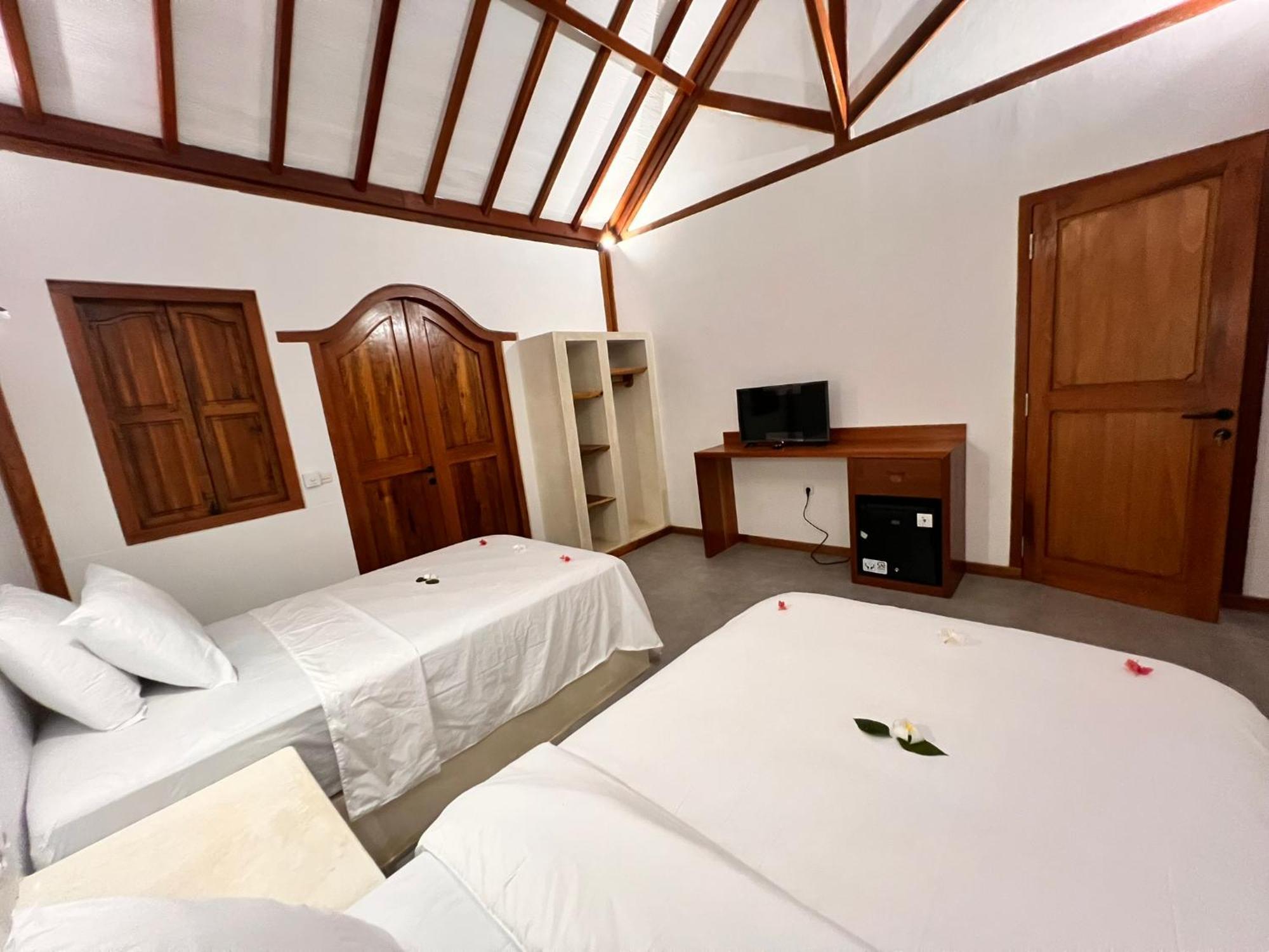Gili Lumbung Bungalow Gili Islands Exterior photo
